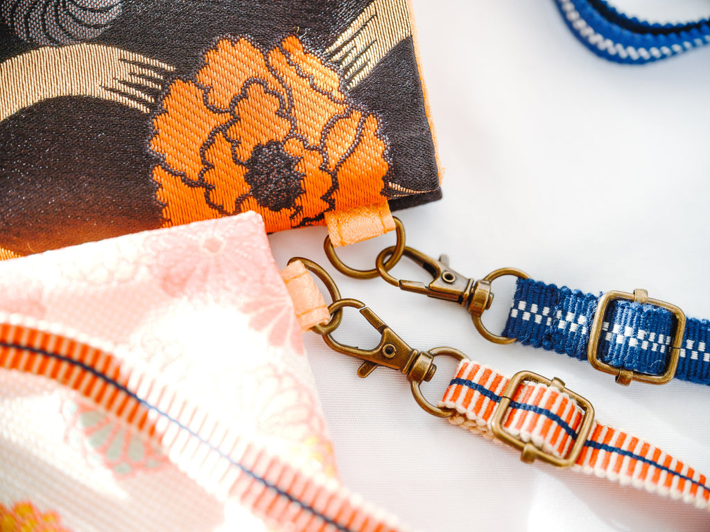 きんらんスマホポシェット