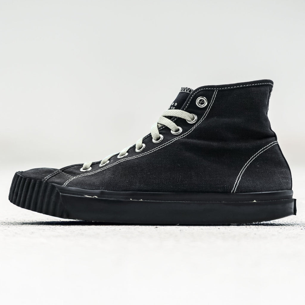 Maison Margiela Tabi Canvas High-Top Sneakers 26cm Black 22 S37WS0577