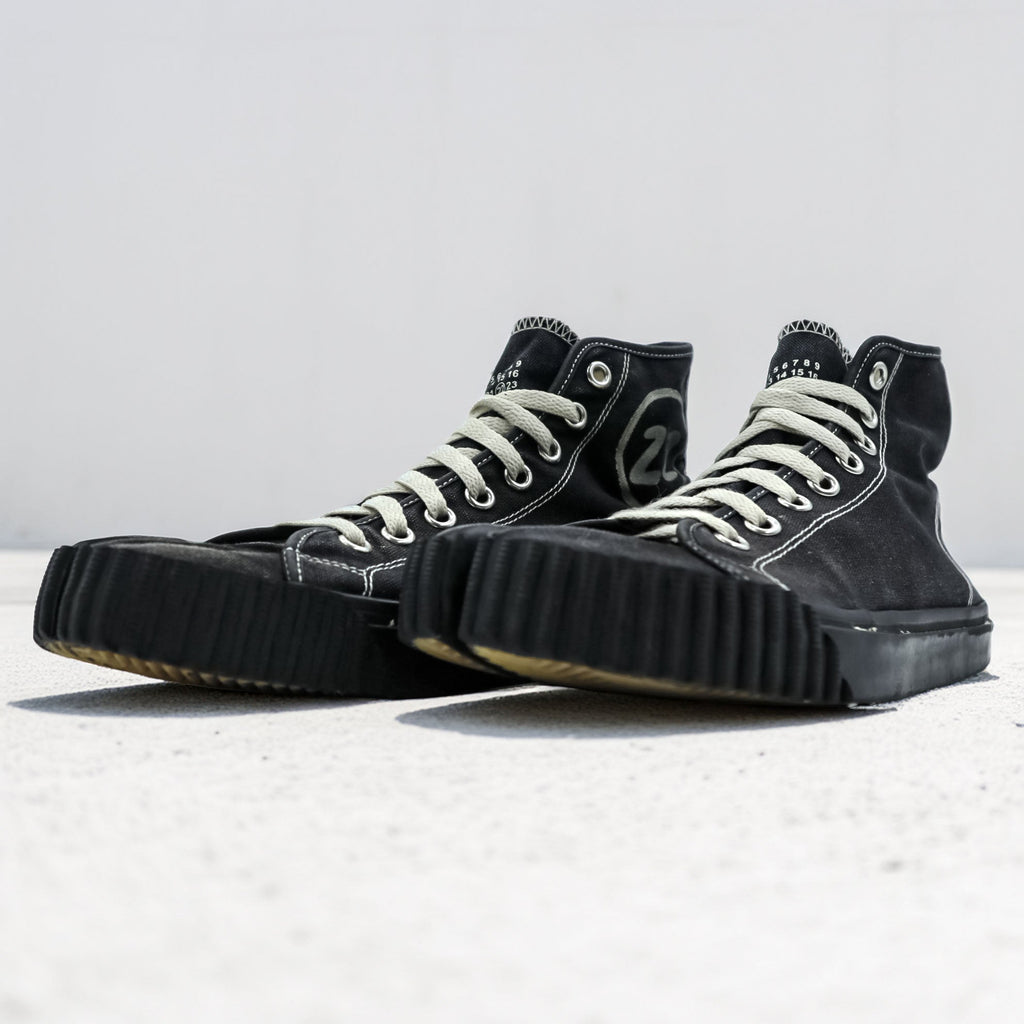 Maison Margiela Tabi Canvas High-Top Sneakers 26cm Black 22 S37WS0577