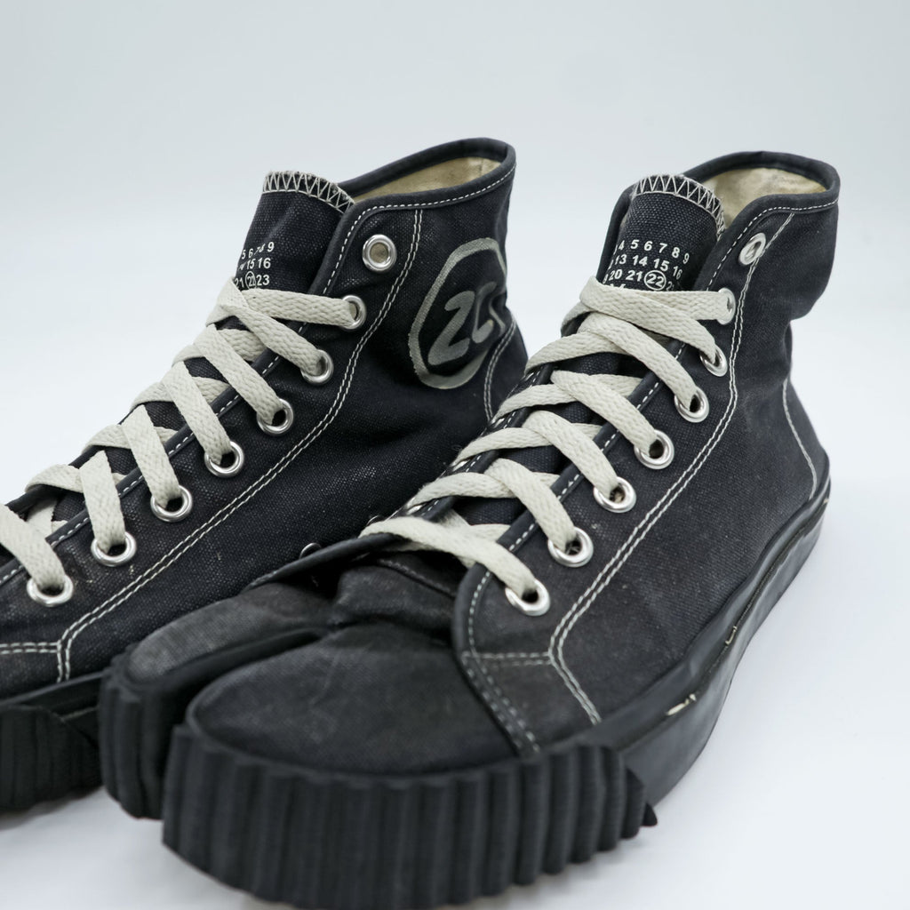 Maison Margiela Tabi Canvas High-Top Sneakers 26cm Black 22 S37WS0577