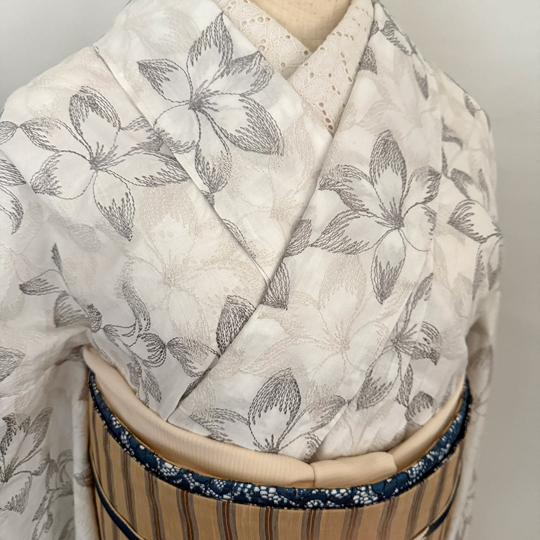 Kimono Unlined Two Flower Embroideries Off-White Cotton Kimono Cotton Lace Cotton Natural