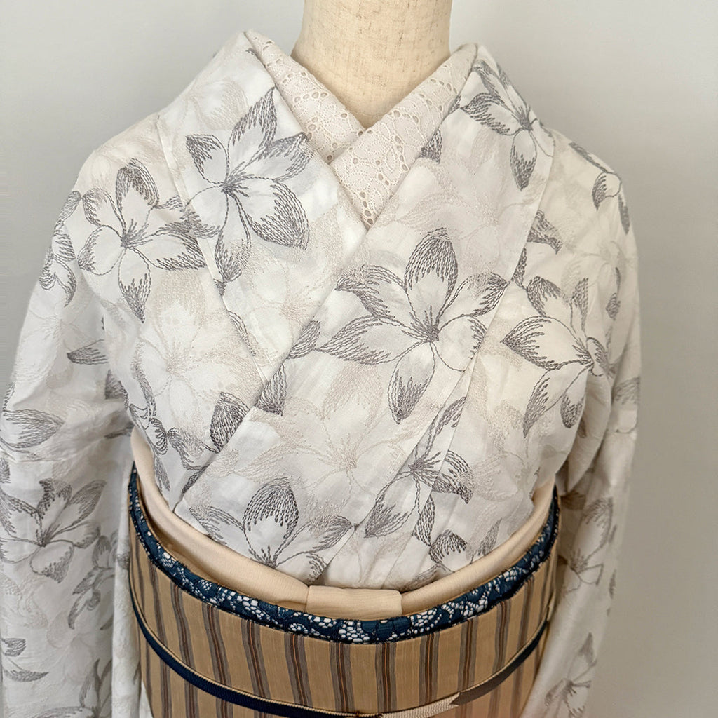 Kimono Unlined Two Flower Embroideries Off-White Cotton Kimono Cotton Lace Cotton Natural