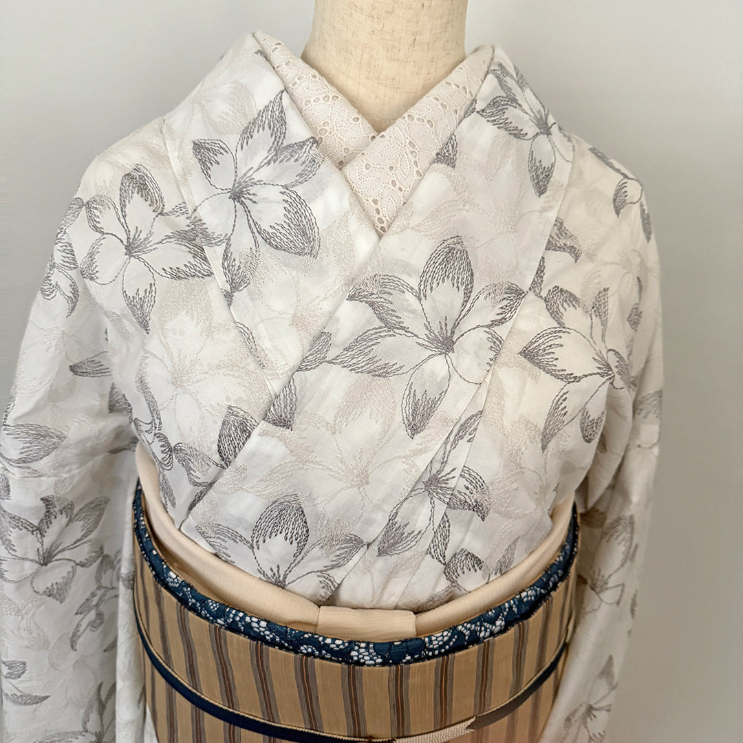 Kimono Unlined Two Flower Embroideries Off-White Cotton Kimono Cotton Lace Cotton Natural
