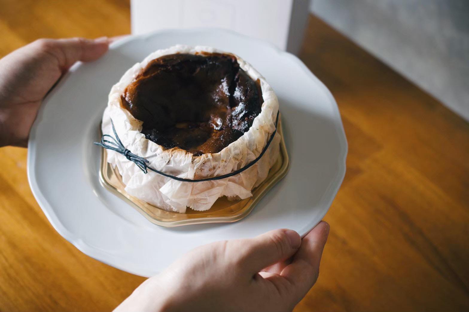 Plain Basque Cheesecake - Size 4 (1 whole cake)