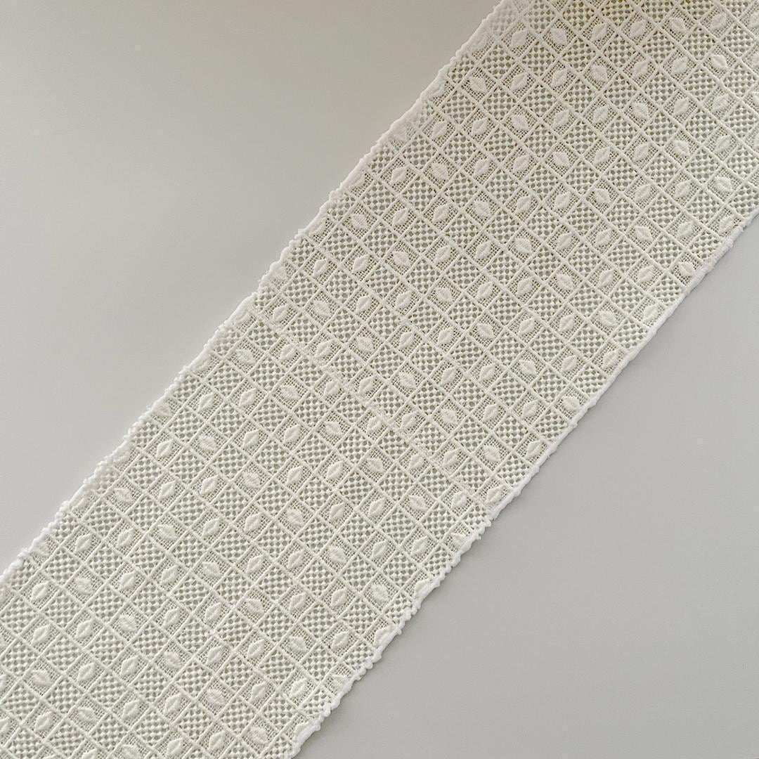 Collar: Diamond and Ichimatsu Lattice Off-White Cotton Lace Half-Collar, Retro Classic