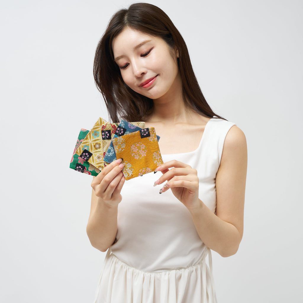 【祝膳を彩り、家中に願いを散りばめるコースター　５枚セット】金襴（Kinran）マルチマット「季節の雫」