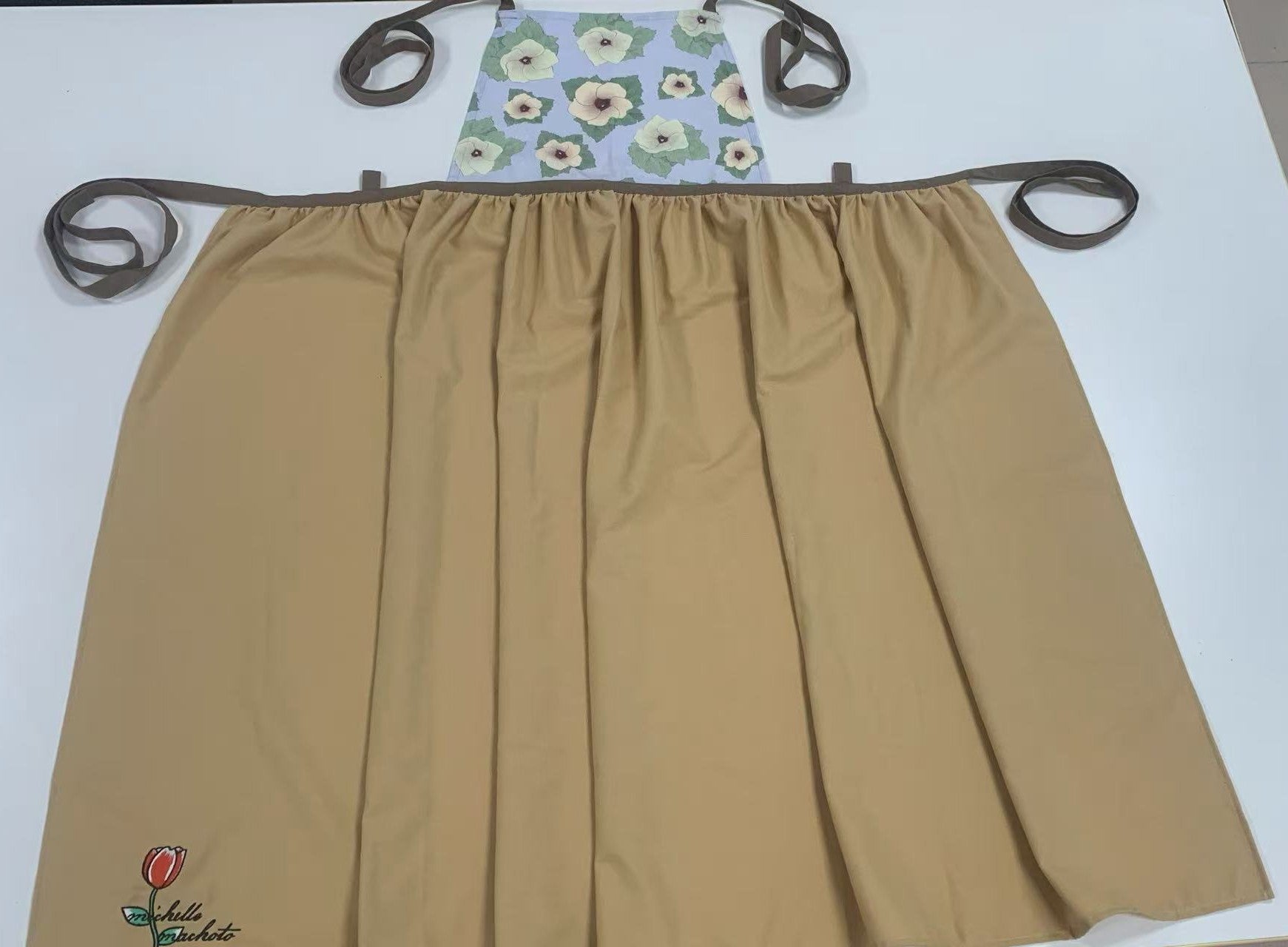 [Michelle Machoto]  ミッシェルマコット おくら柄 ロング ワイド ギャザー エプロン D-0013