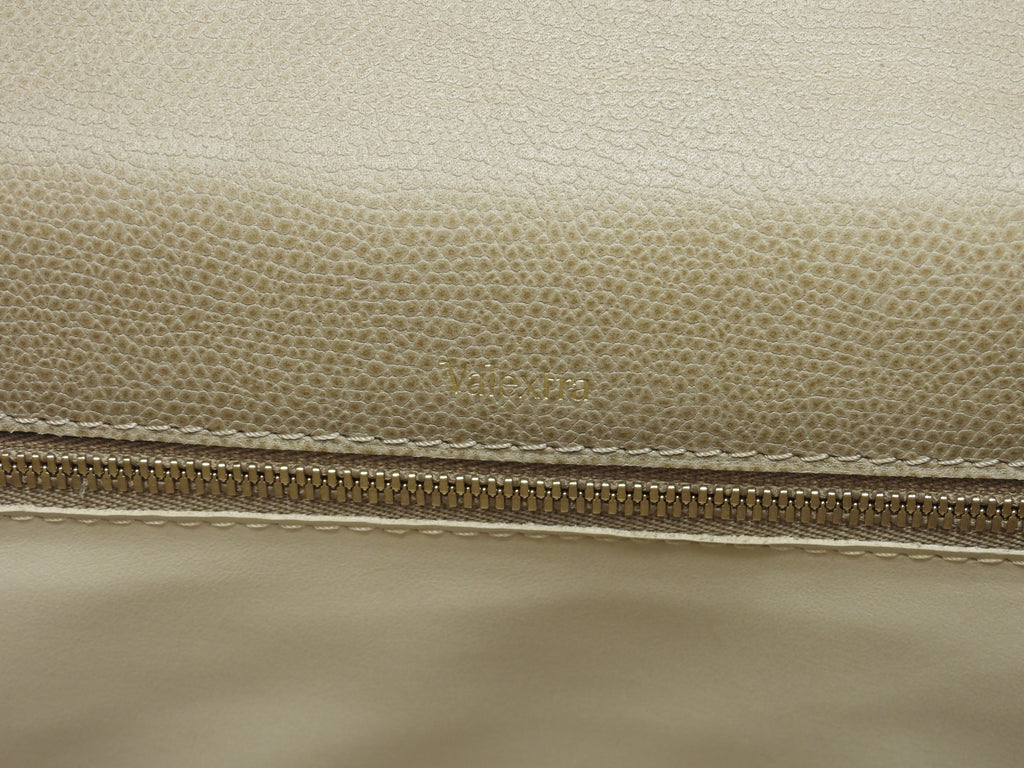 ヴァレクストラ イジィデ ミディアム 型押レザー灰 ストラップ付ハンドバッグ 美品@ 4
