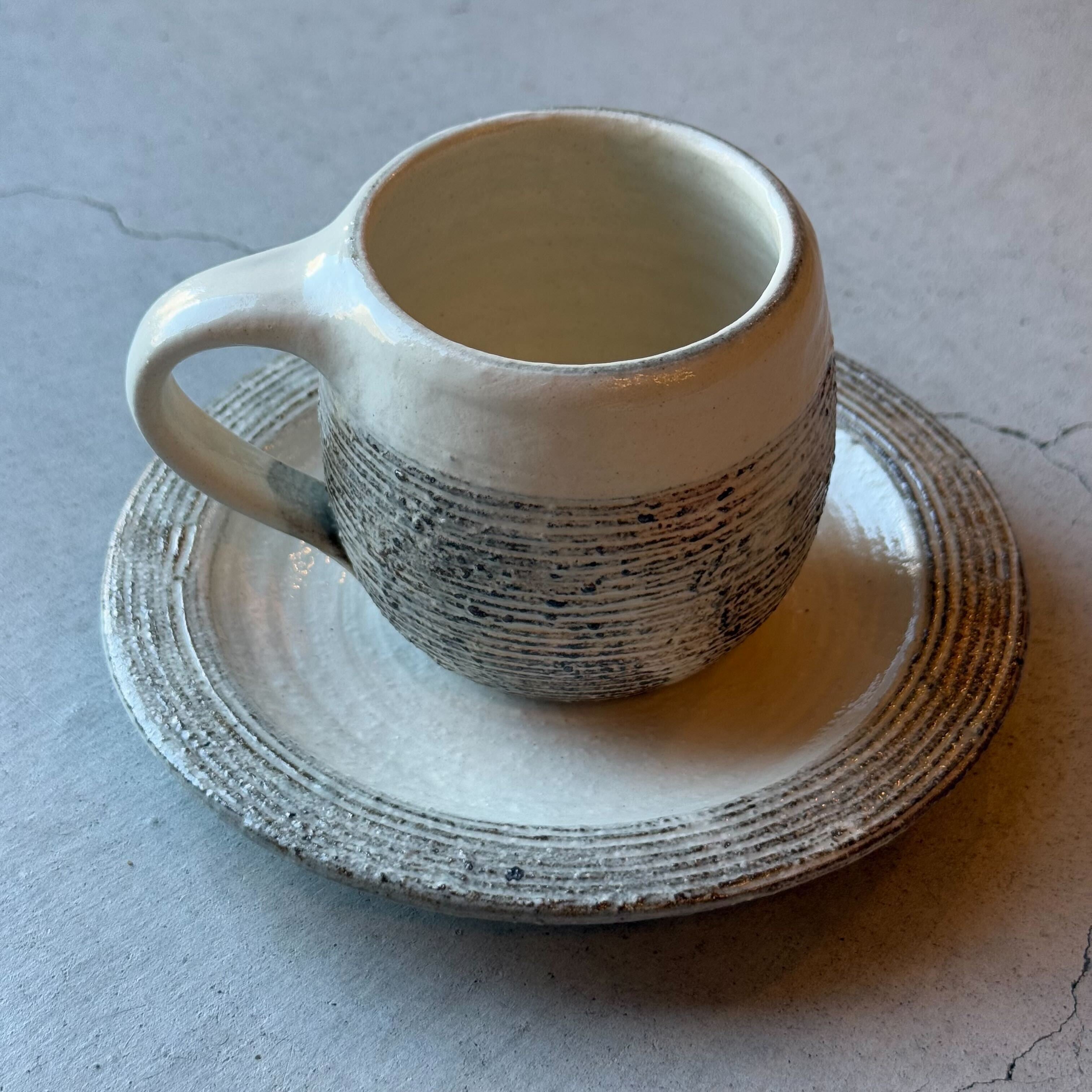 Egg Mug (Mug Cup) with Coarsely Carved Rim | Furutani Pottery (Shigaraki Ware Ceramic) [Old 43]