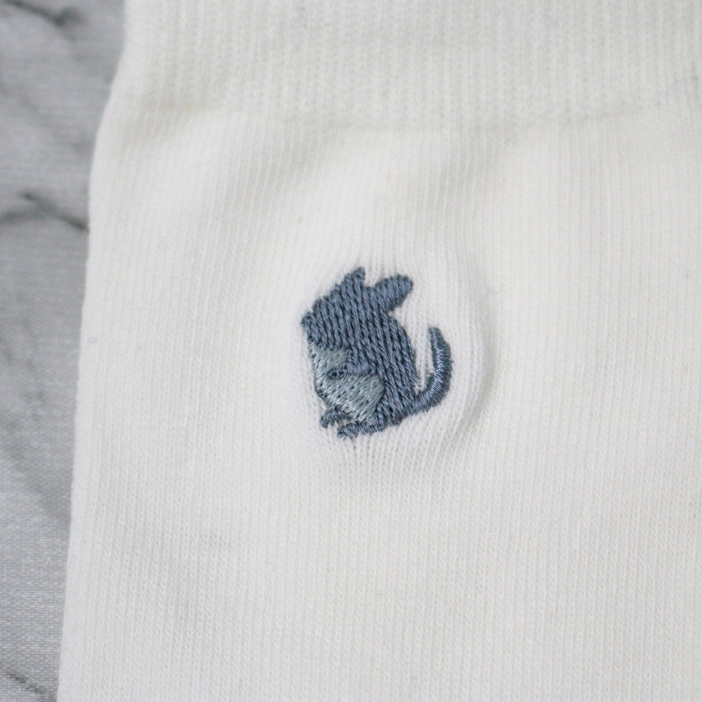 チンチラ刺繍靴下（キーポーチ付き）