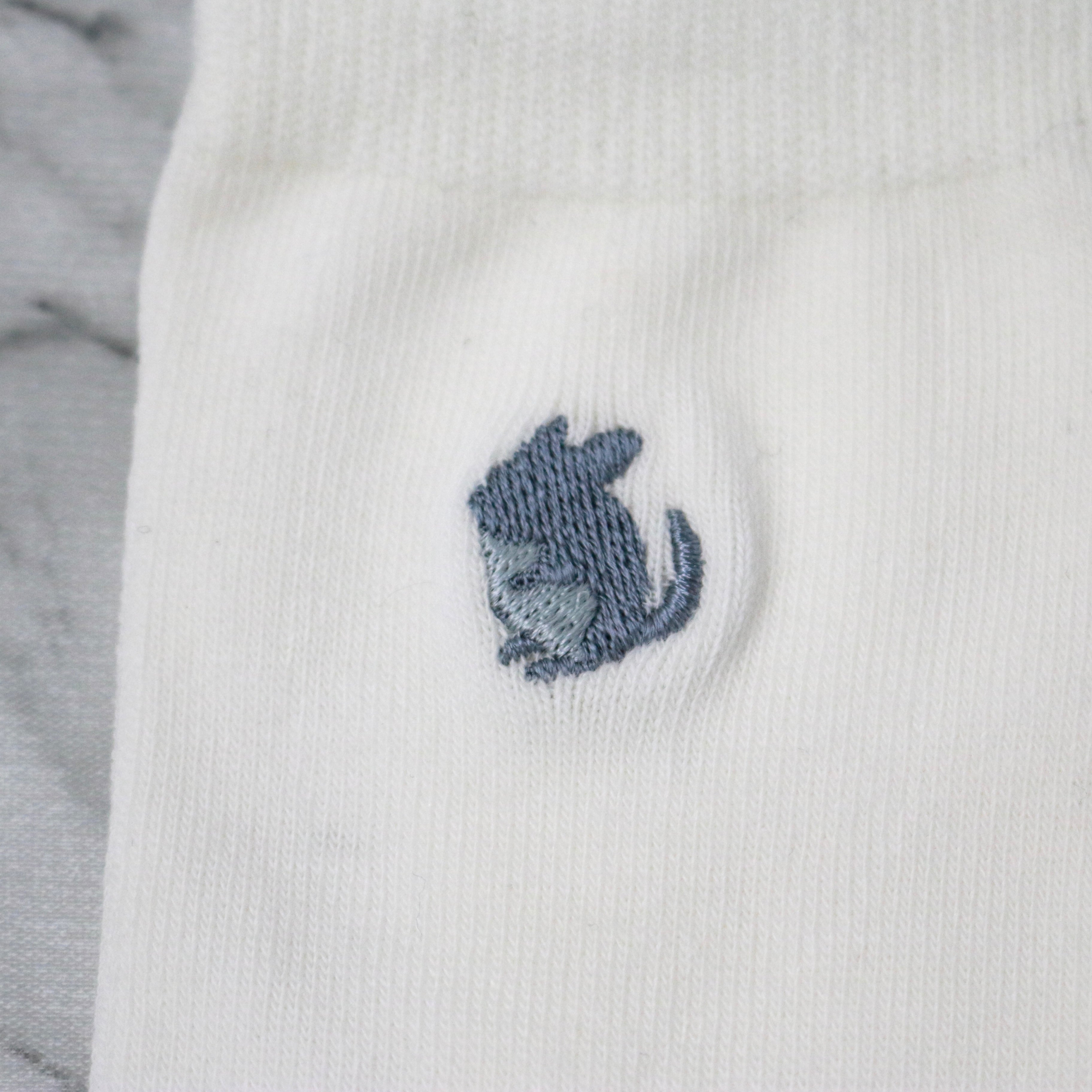 チンチラ刺繍靴下（キーポーチ付き）