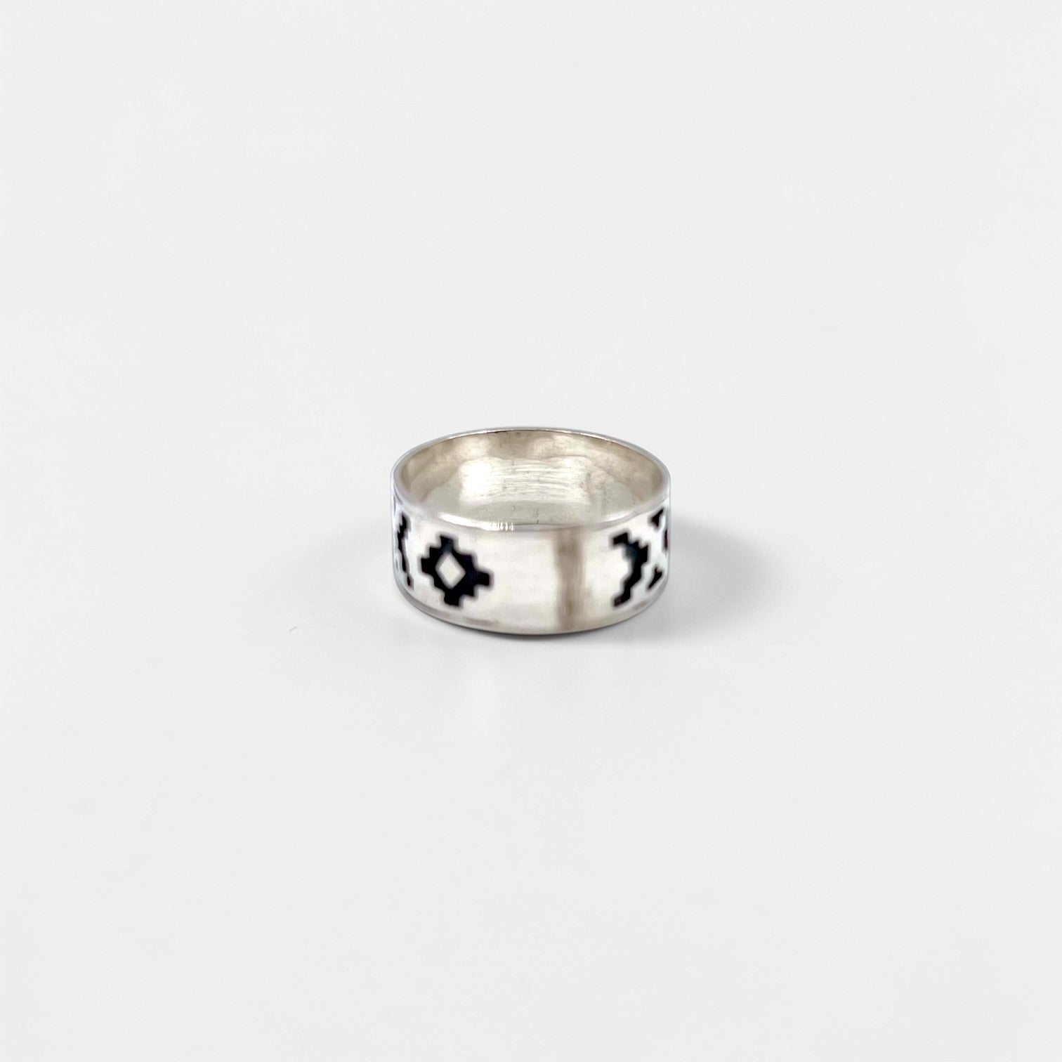 Vintage Silver 925 Ring Indian Jewelry Chimayo Pattern Ring Size 19 Silver 925 Native