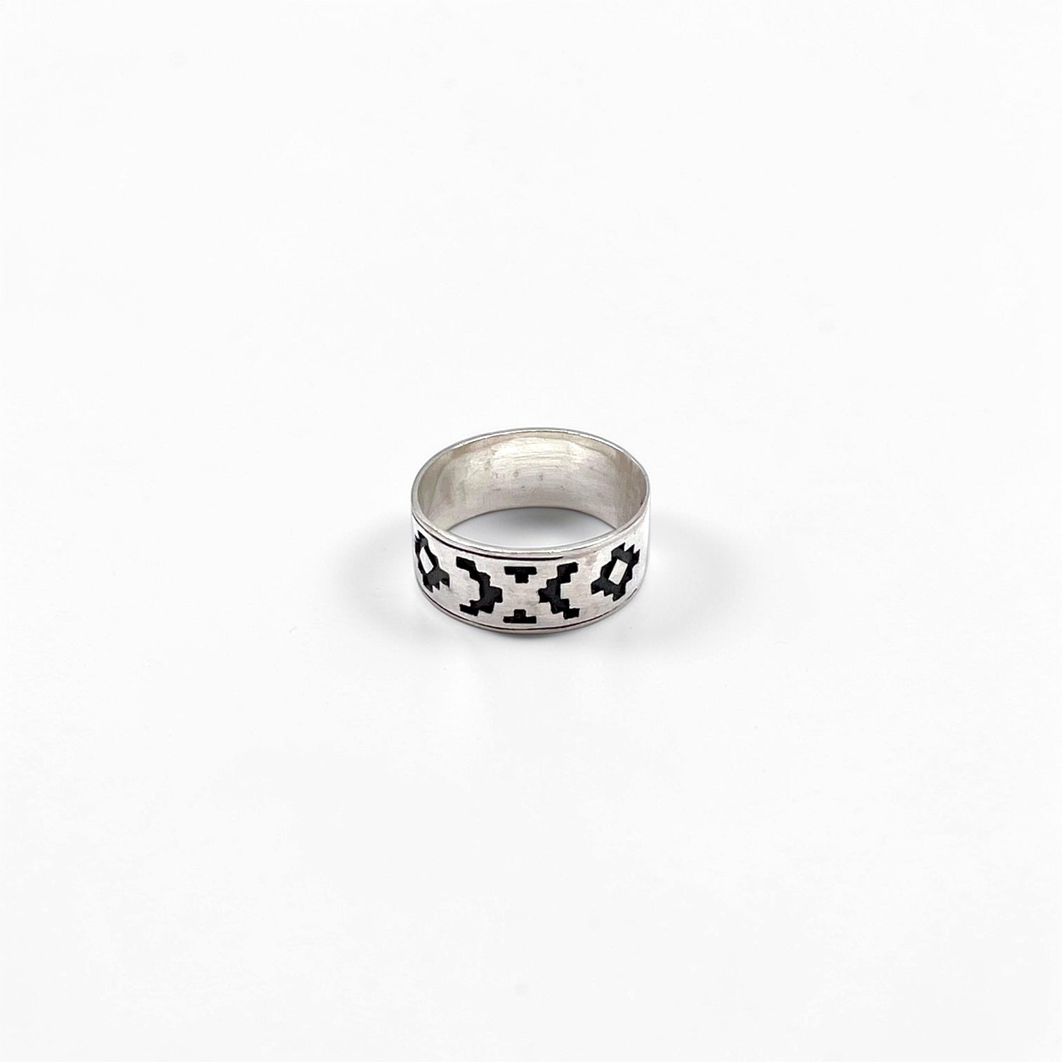 Vintage Silver 925 Ring Indian Jewelry Chimayo Pattern Ring Size 19 Silver 925 Native