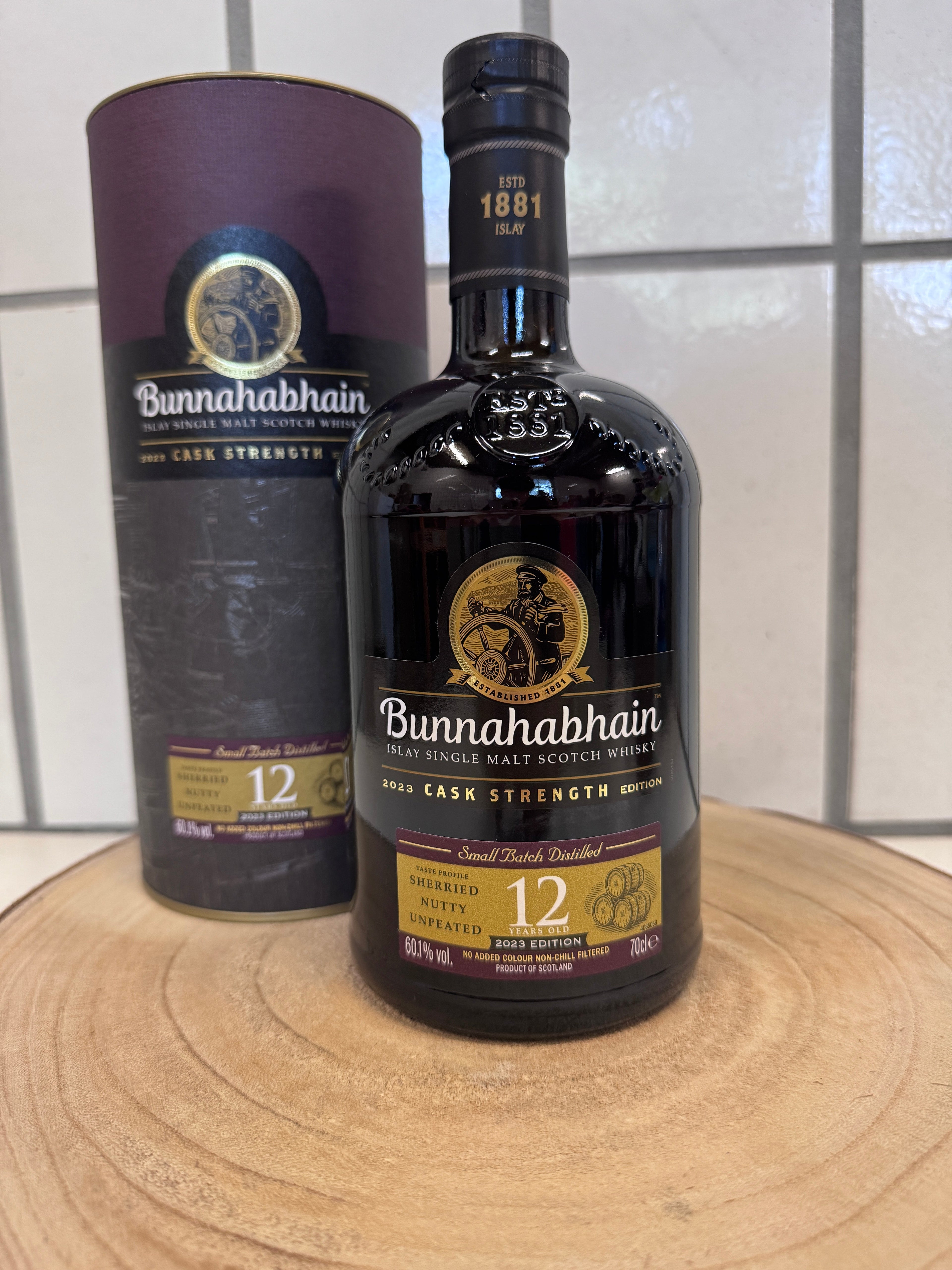 ブナハーブン 12年 カスクストレングス 2023年エディション　Bunnahabhain 12-year-old Cask Strength 2023 Edition　60.1％