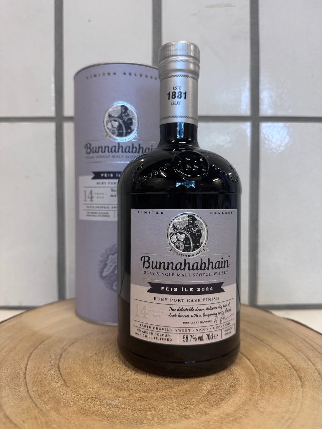 ブナハーブン ルビーポートカスクフィニッシュ 14年　Bunnahabhain 14-year-old Fèis Ìle 2024 Ruby Port Cask Finish　58.7％