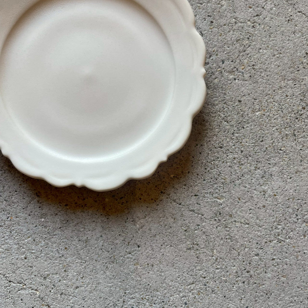 Bean plate, Relief saucer φ10, White [FK17]