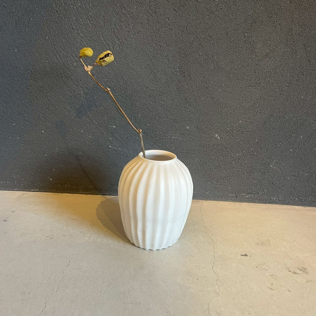 Vase B, White [FK34]