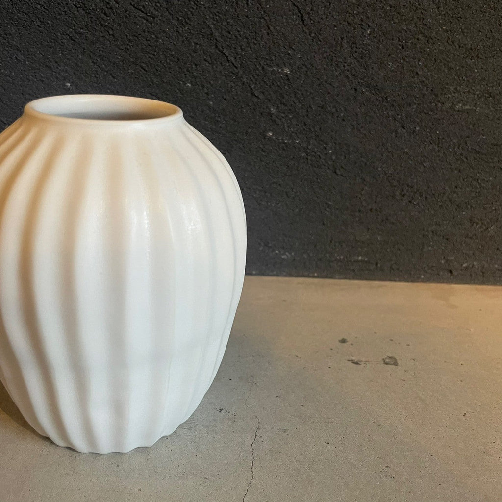 Vase B, White [FK34]