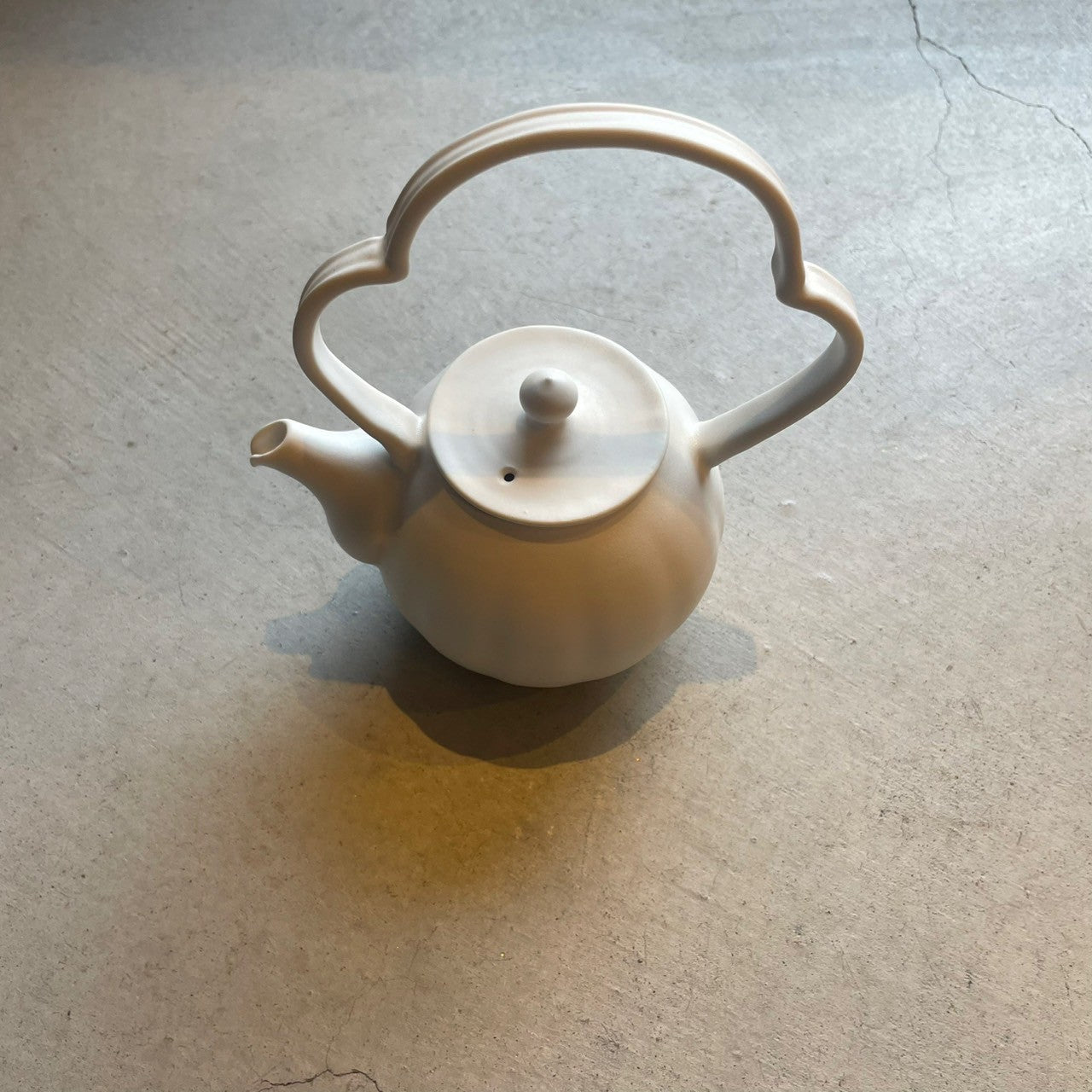 Unique Handle Kyusu Teapot 300cc - White [FK35a]