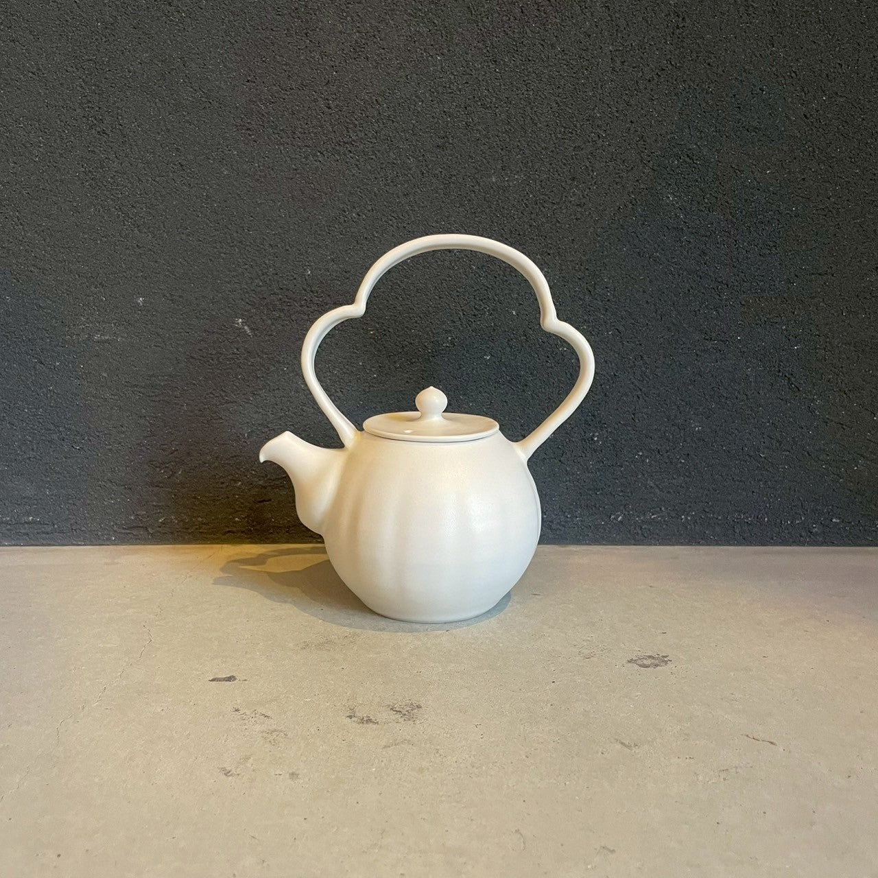 Unique Handle Kyusu Teapot 300cc - White [FK35a]