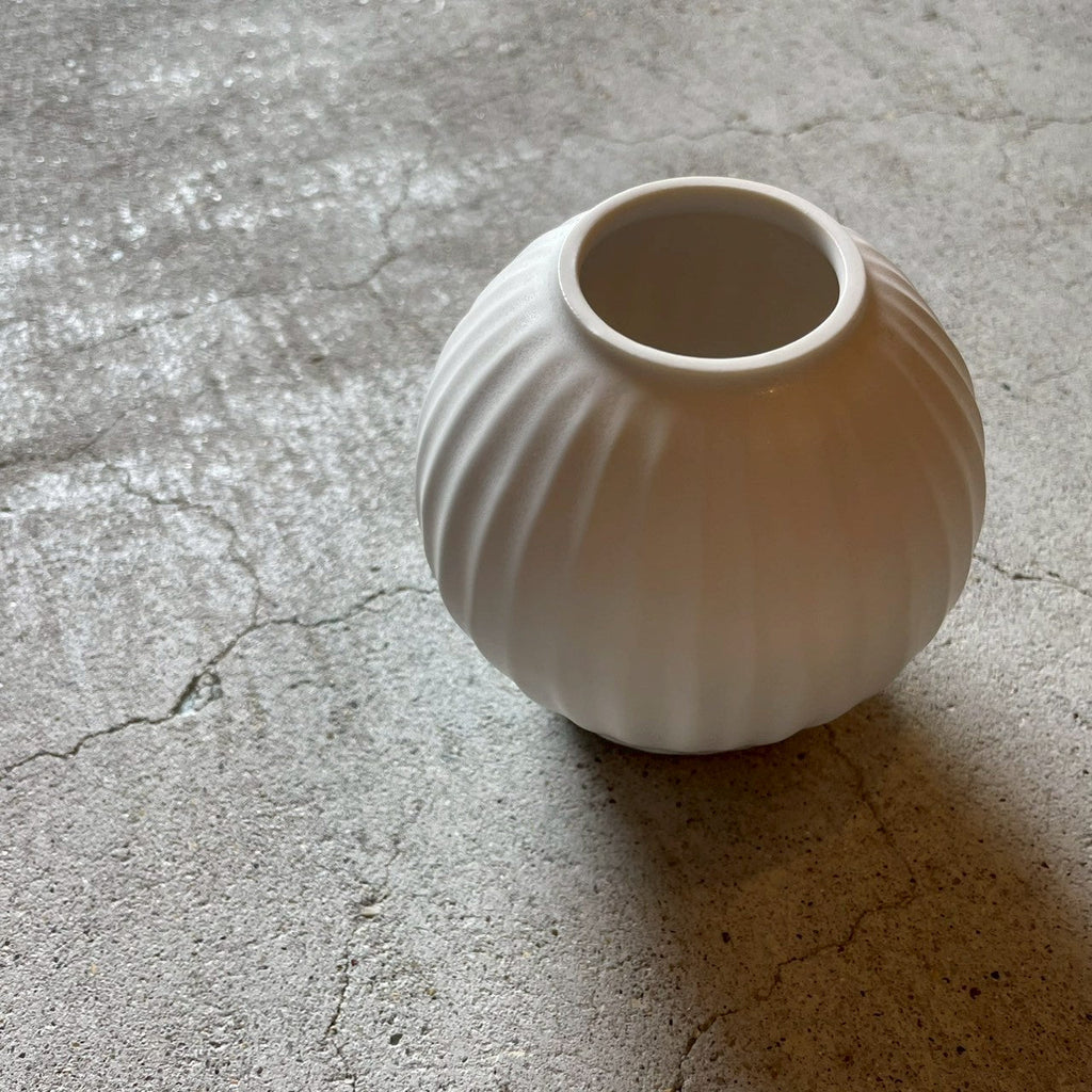 Vase C White [FK61]
