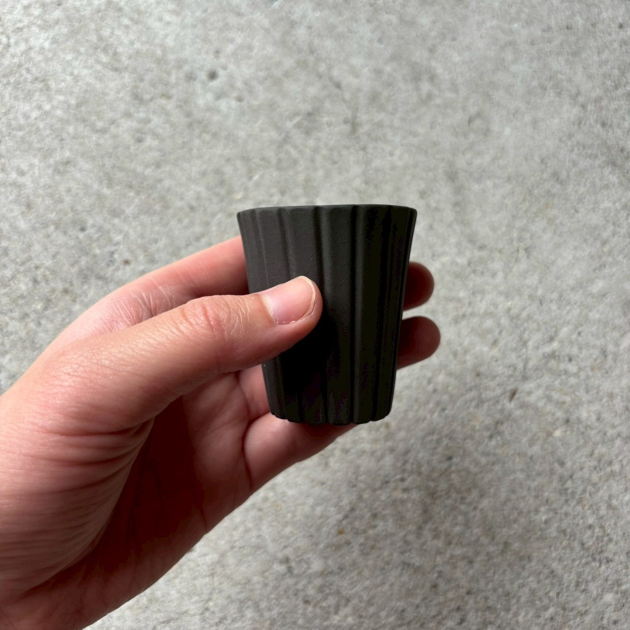 作家　飛松灯器　shaved cup SS / 台湾茶杯 / charcoal black（マット）【9】
