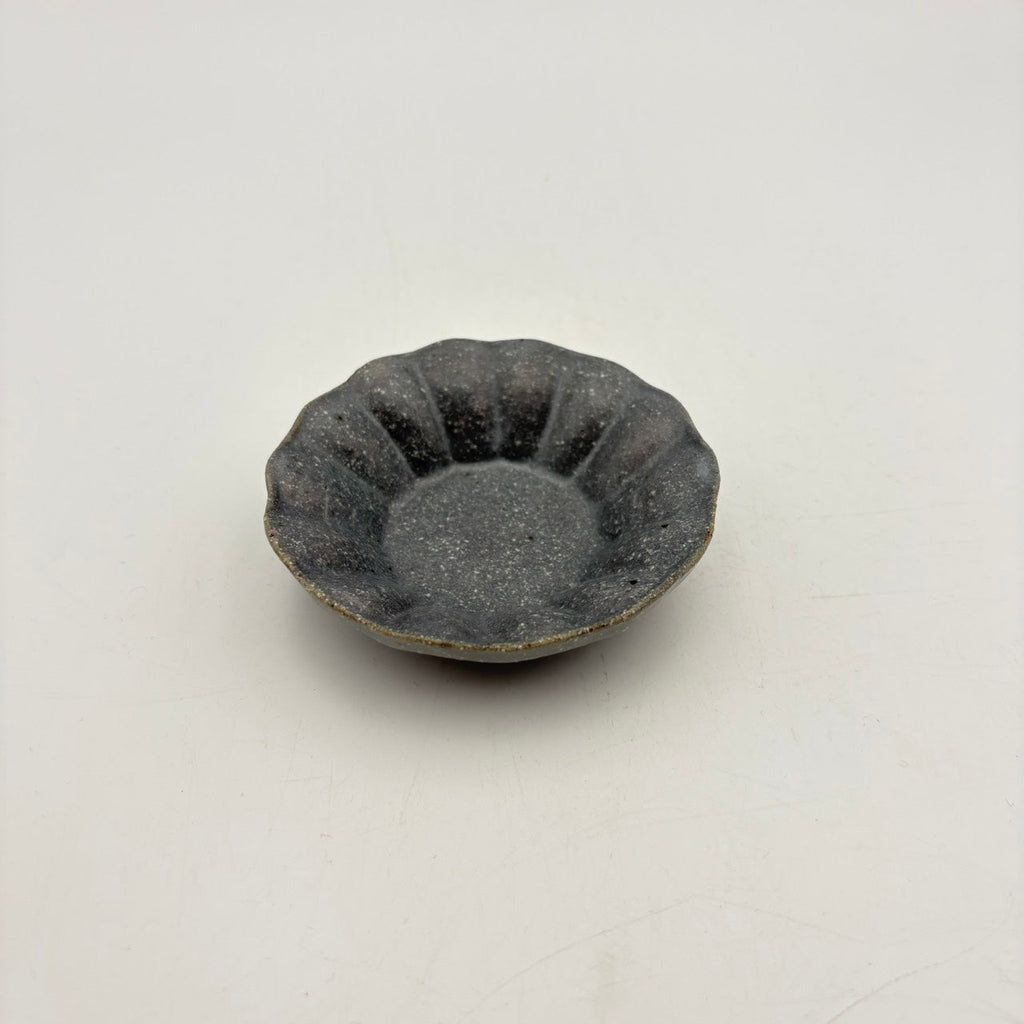 Petal-shaped Deep Plate - Small, Gray Glaze [Vintage 20]