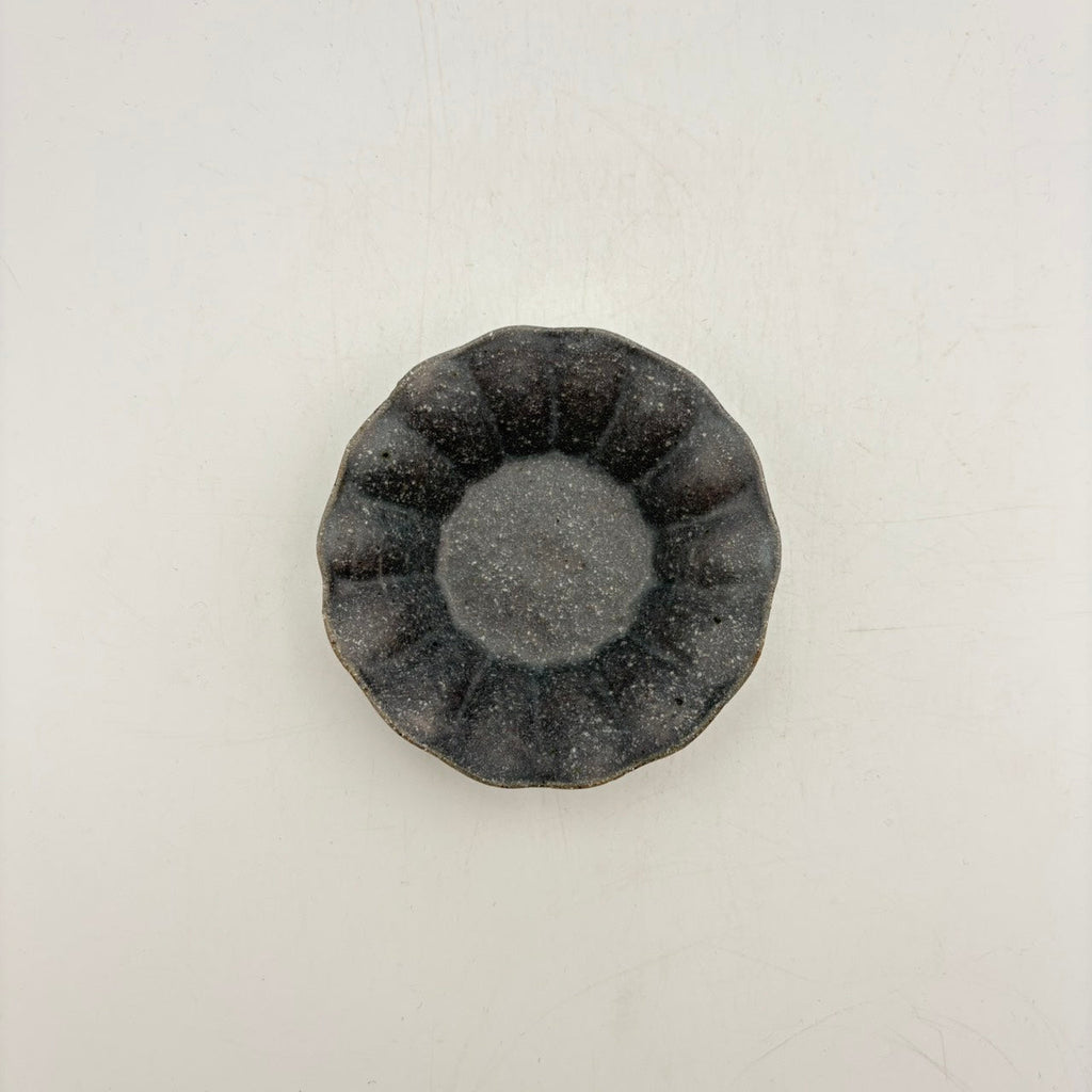 Petal-shaped Deep Plate - Small, Gray Glaze [Vintage 20]