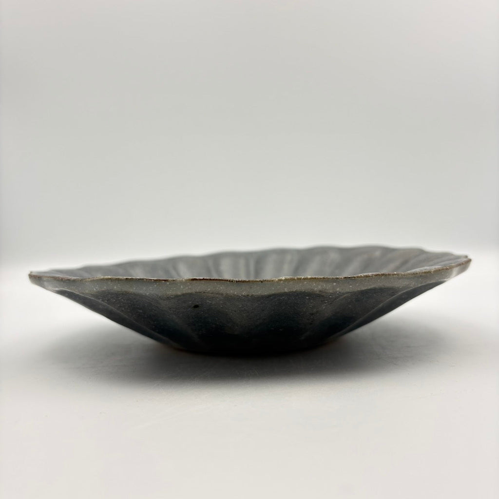 Rinka Deep Plate, Large, Gray Glaze [Vintage 27]