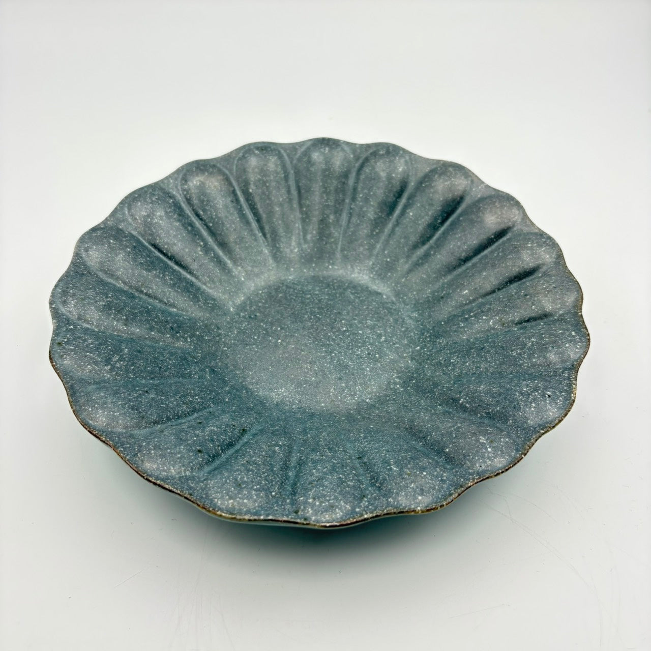 Rinka Deep Plate, Large, Gray Glaze [Vintage 27]