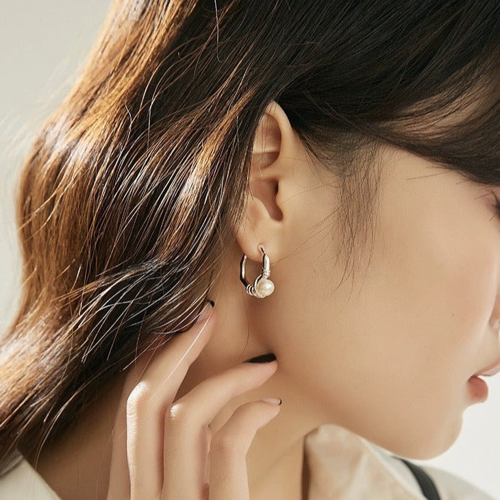 [LOEM] HOOP PEARL PIERCE (2 colors)