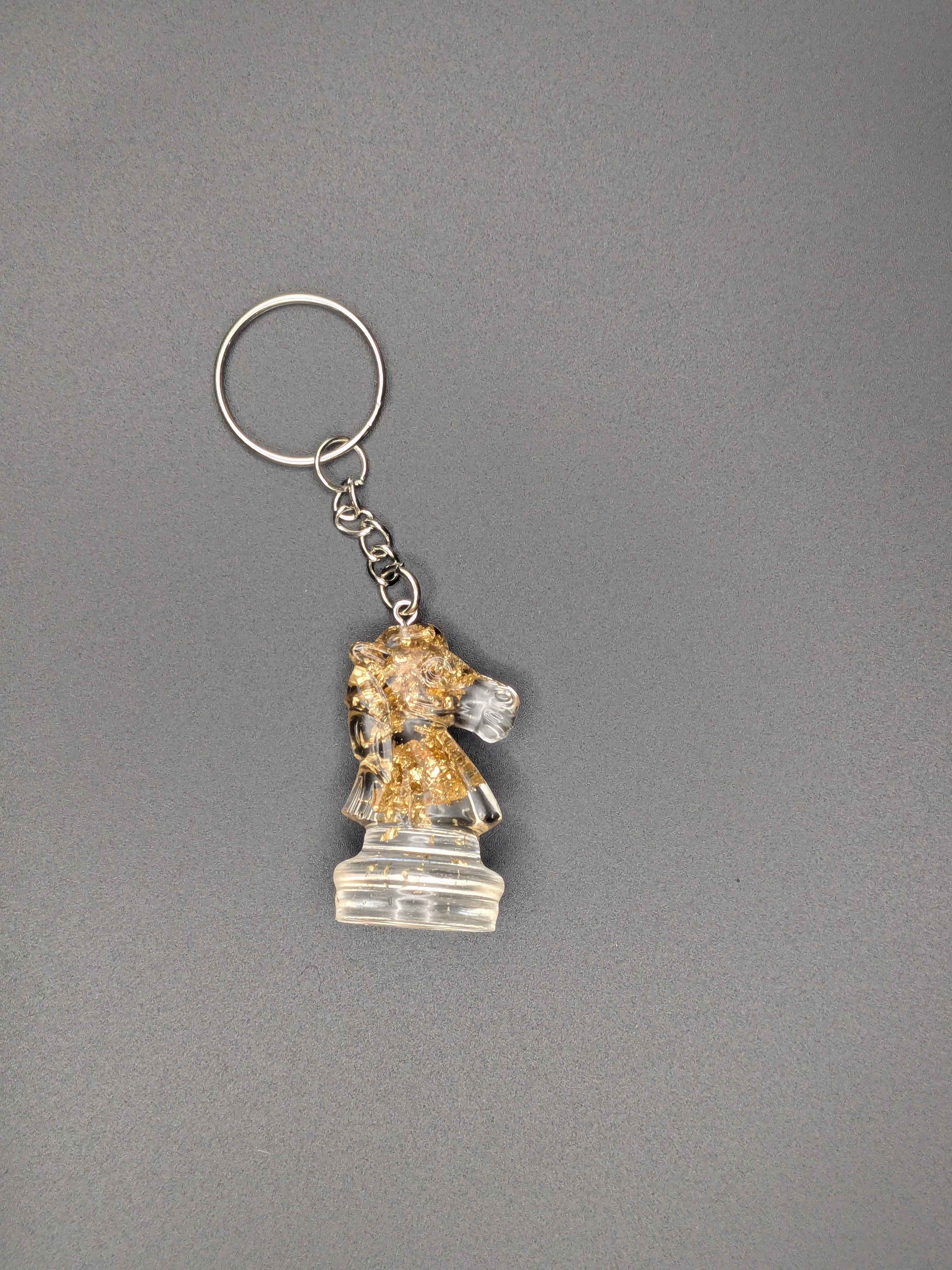 チェス　キーホルダー　エポキシ樹脂　金箔