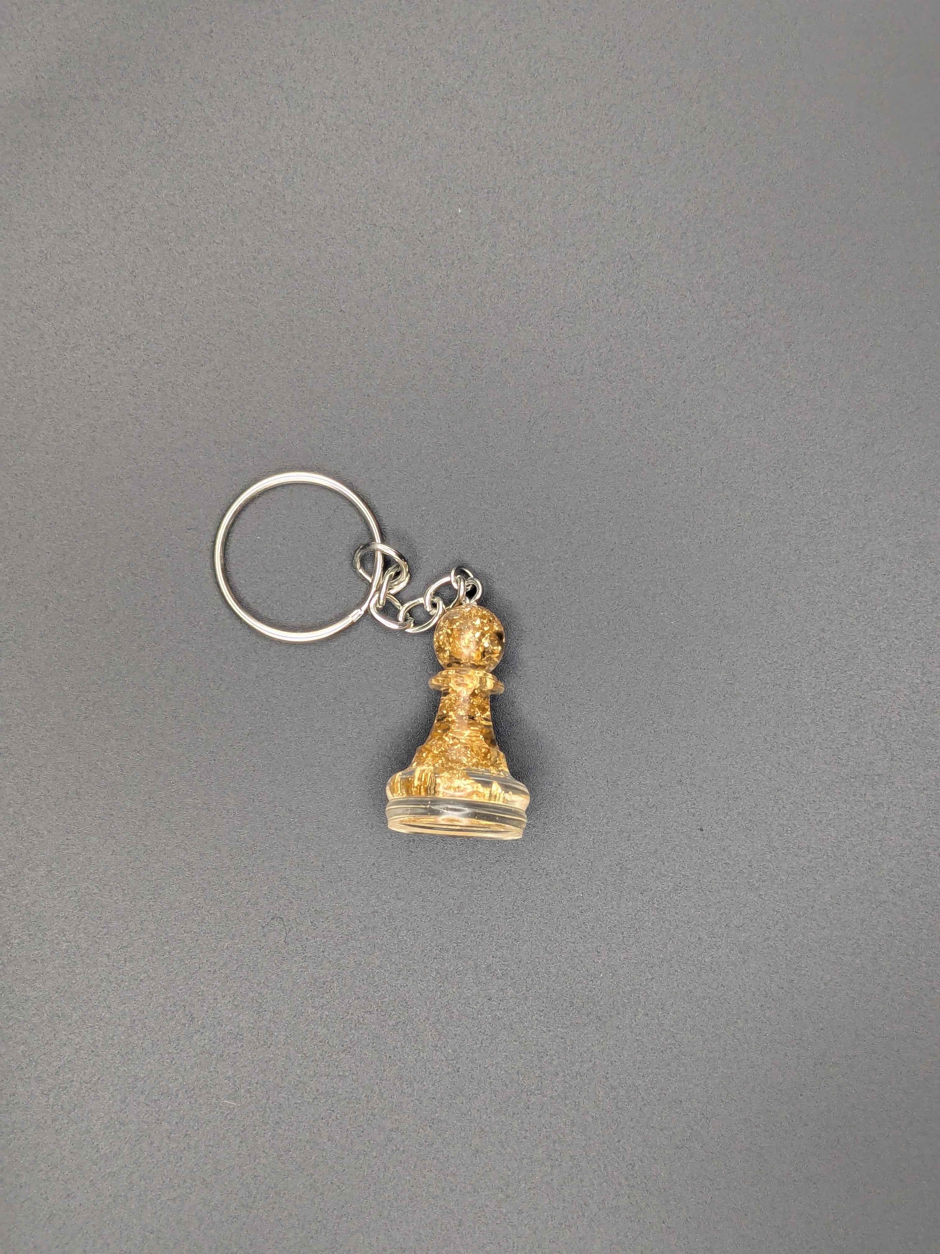 チェス　キーホルダー　エポキシ樹脂　金箔