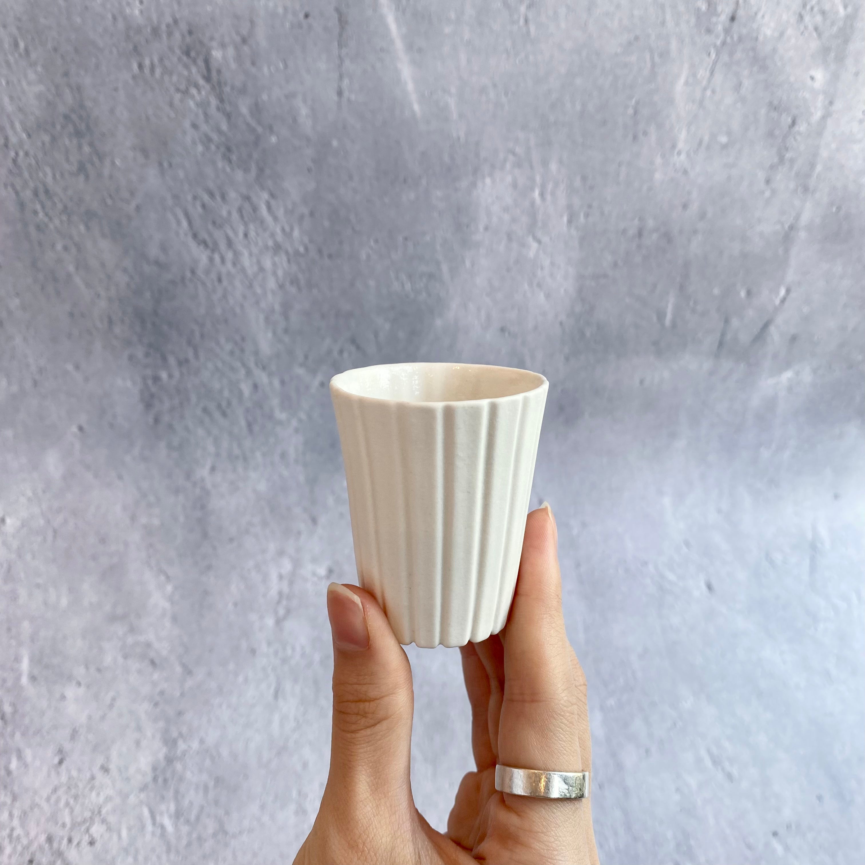 作家　飛松灯器　shaved cup SS / 台湾茶杯 / white【13】