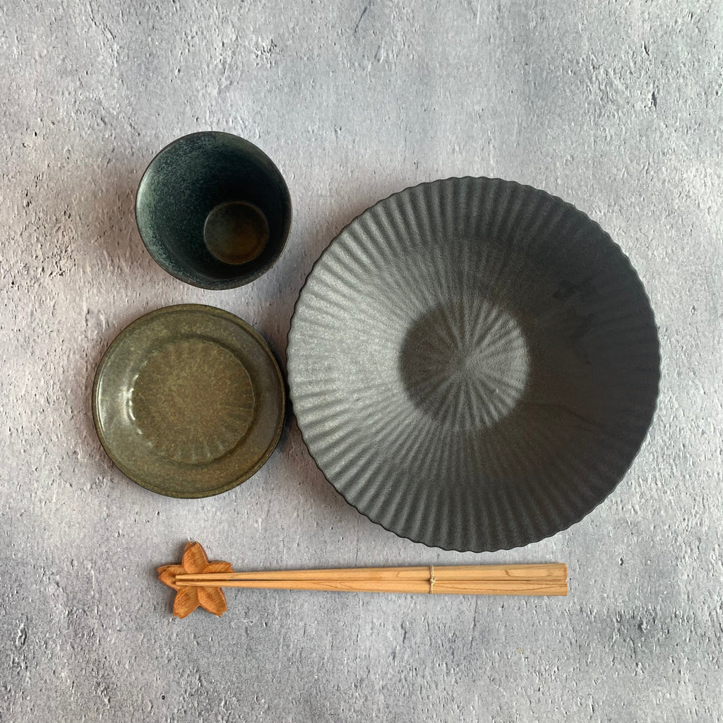 Writer Hitomatsu Touki Mountain Plate / Round / S / Olive [8]