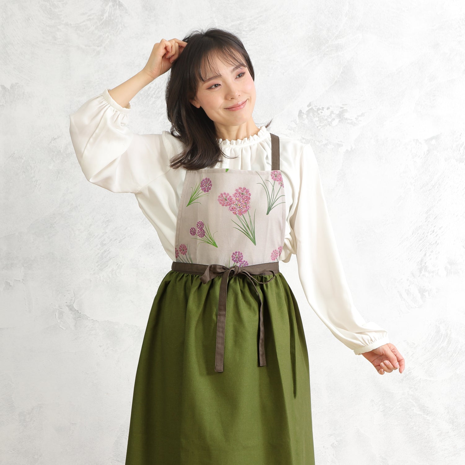 [Michelle Machoto] Michelle Machot Horseradish Pattern Long Wide Gather Apron D-0009