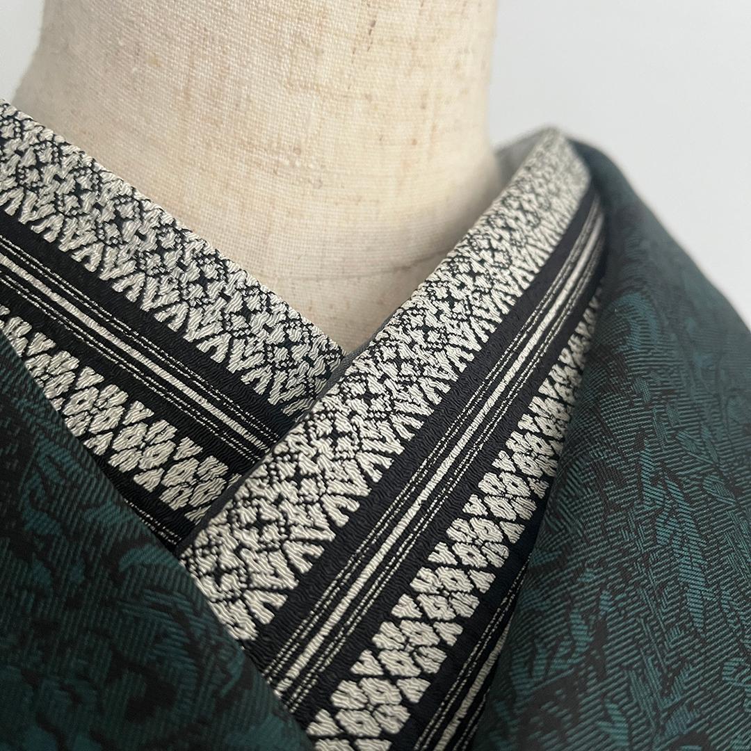 Half-collar, chirimen, crisp Kenjo, black, vertical Hakata-ori pattern, half-collar, chirimen, white, black