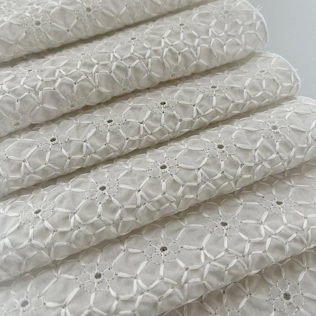 Haneri: Flower-embroidered cotton lace, greige. Washable cotton lace, natural.