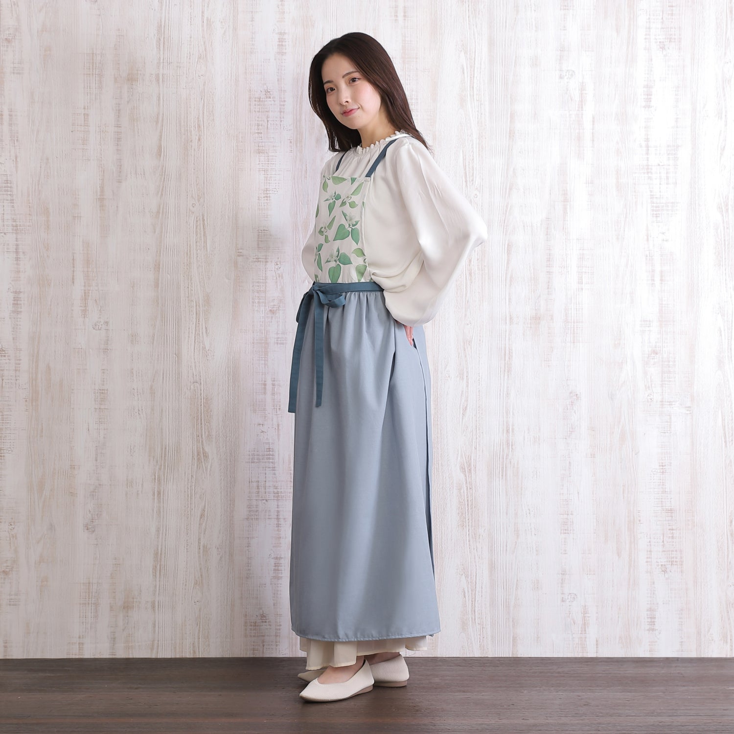 [Michelle Machoto] Michelle Machoto Chili Pepper Pattern Long Wide Gathered Apron D-0012