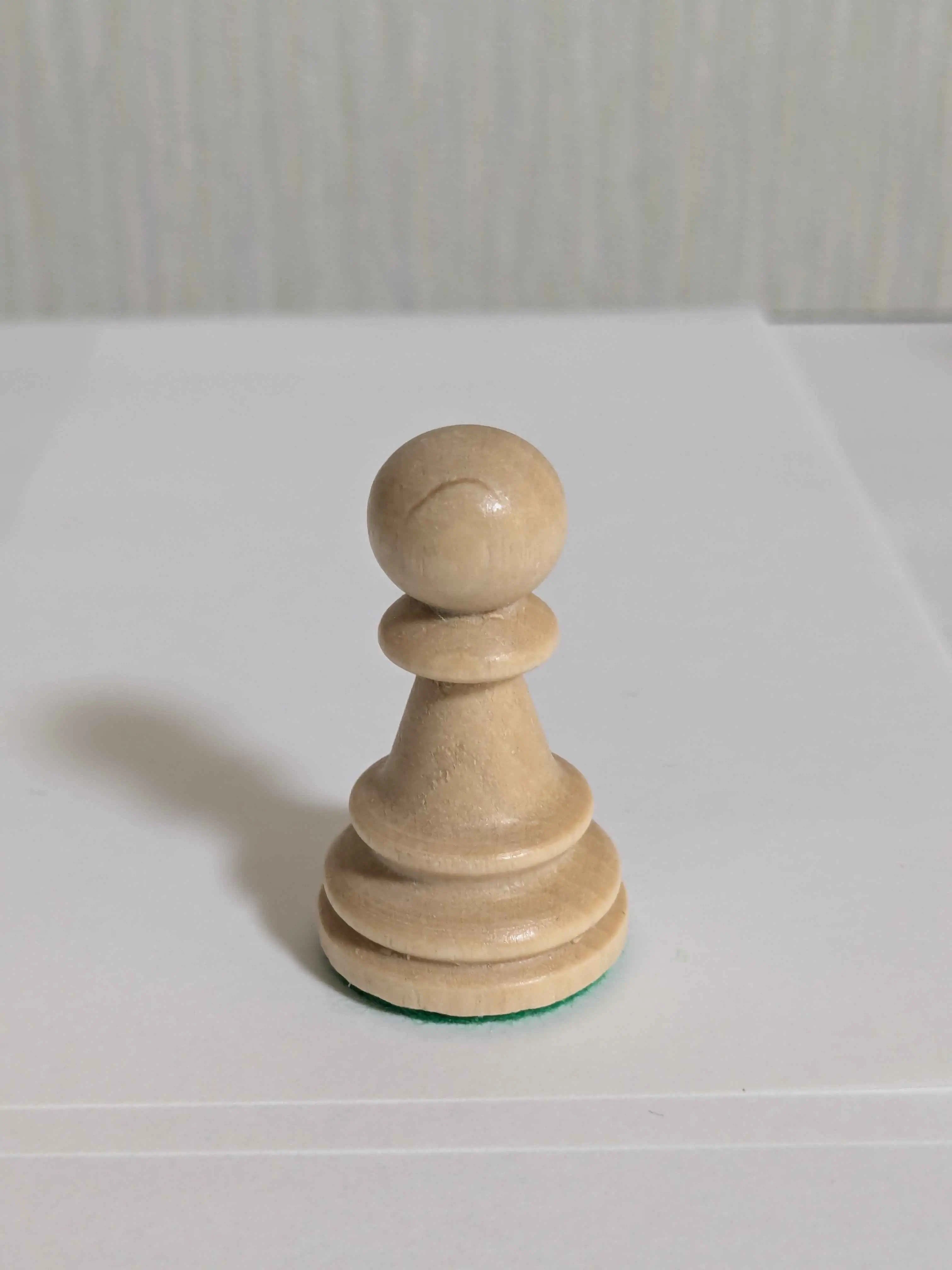 WEGIEL　チェス駒　Staunton　(スタントン)　No.6　収納箱付き　クイーン２個付き